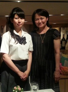 コンサート終了後、Ｒちゃん、ご両親他みんなでお食事しました。私は嬉しくワインをたくさん頂いて真っ赤になっています。