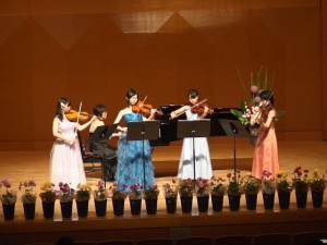お姉さんグループ、４つのヴァイオリンのための協奏曲