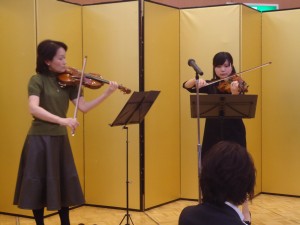 芸文協事務局長の岩田壽秋さん撮影