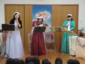 田中さんは、アコーディオン、鍵盤ハーモニカ、木琴などなど演奏して大活躍でした。