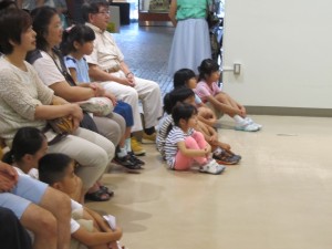 おちびさんたちも静かに聴いてくれました。