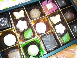かわいらしいチョコのパレードです。